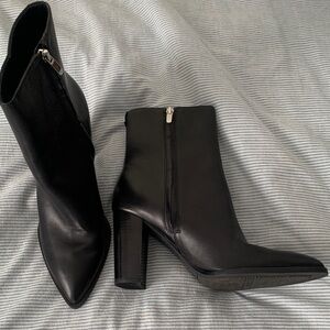 Nine West 10M Black Ankle Boots